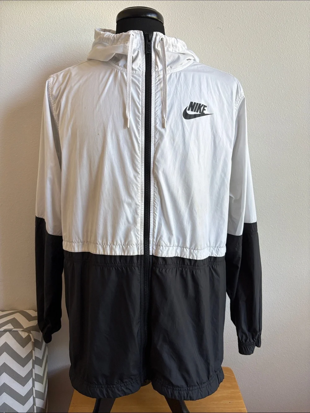 Nike Two-Tone White and Black Hooded Windbreaker Jacket Size 3X
